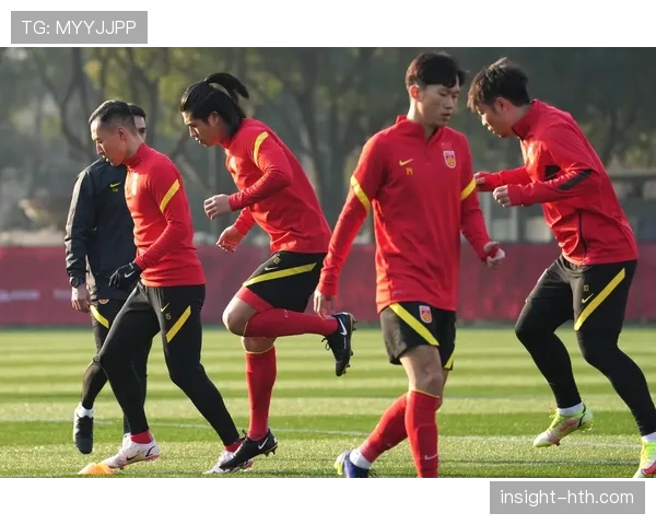 中国队12强赛表现稳健，拼搏精神点燃新希望