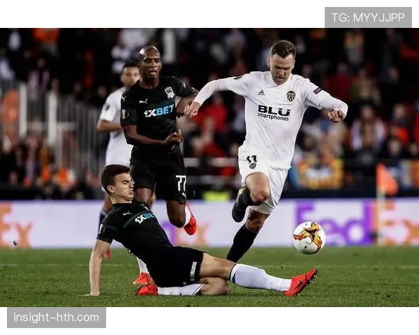 AC米兰控不住比赛，中场和边路彻底脱节了？