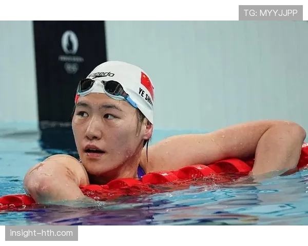 叶诗文训练完直接去奢侈品店刷卡，这姐的日常比偶像剧还敢拍